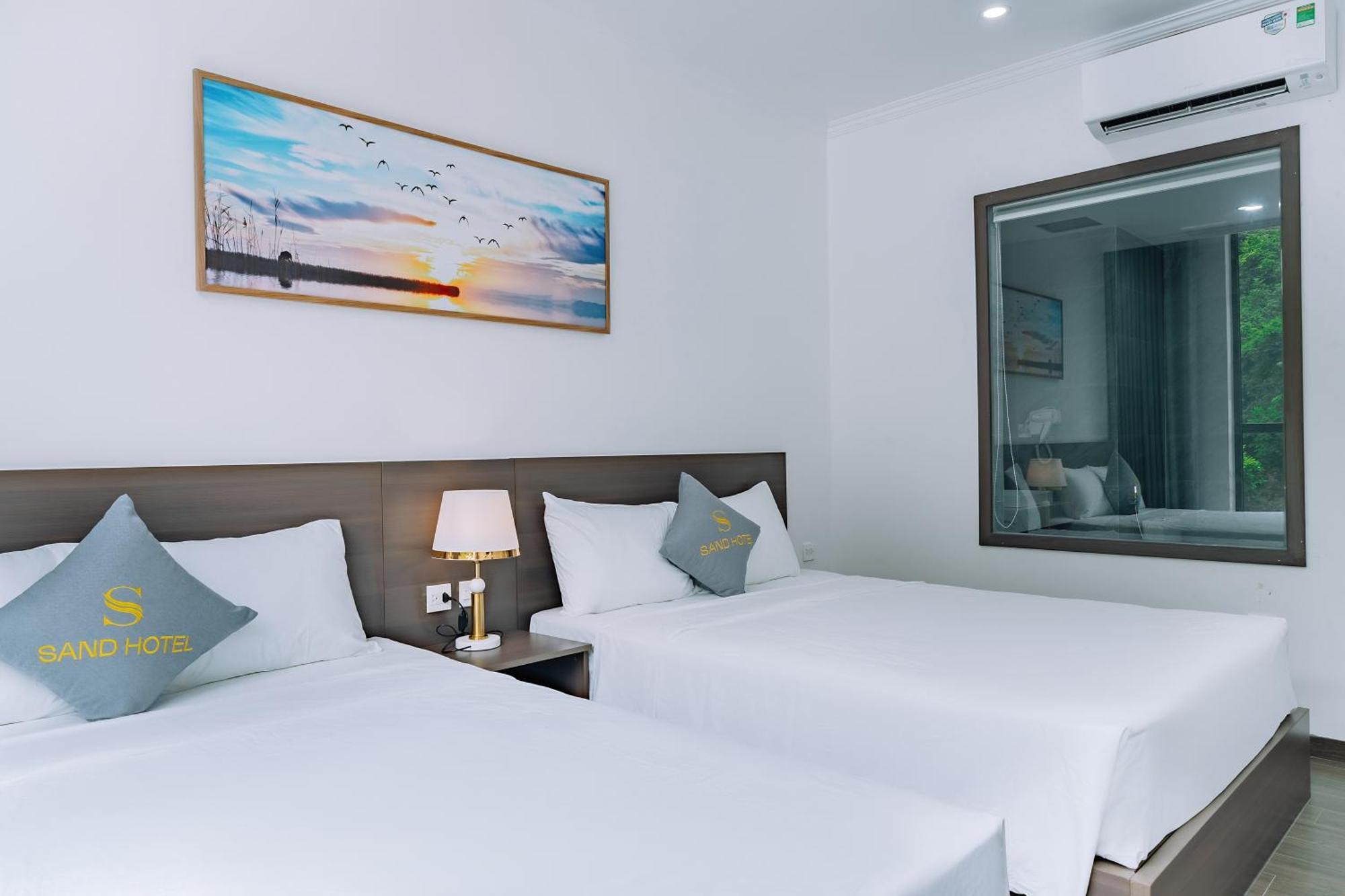 Sand Hotel Cat Ba Island Exterior photo